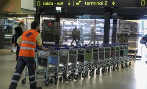 Trabalhadores dos aeroportos em greve parcial na Portway