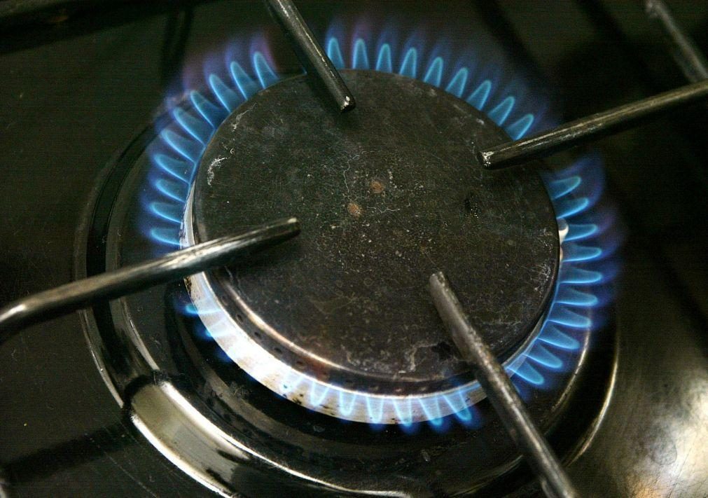 Tarifas do gás natural para famílias no mercado regulado sobem 3% em abril