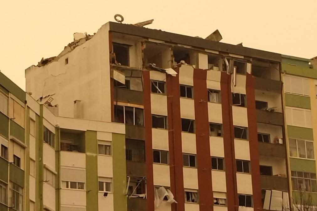 PJ avalia possíveis causas da explosão de prédio na Amadora