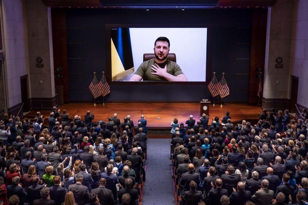 Ucrânia: Zelensky exige à Rússia 