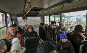 Ucrânia: 30.000 civis retirados de Mariupol durante uma semana