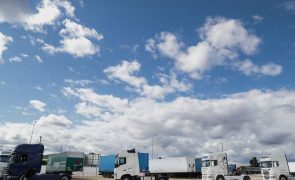 Crise/Energia: Camionetas reúnem-se em Porto de Mós após cancelarem marcha para Lisboa