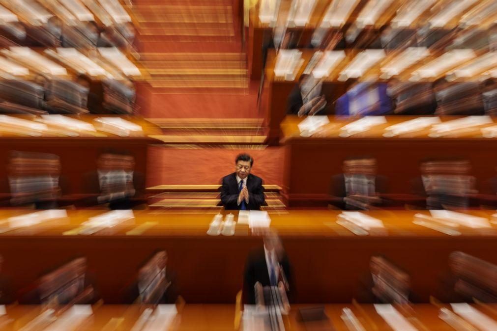 Covid-19: PR chinês pede estratégia mais