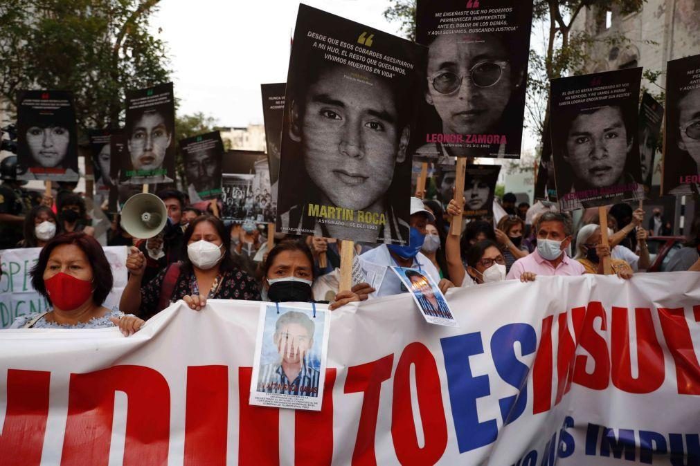 Marcha no Peru em protesto contra libertação de ex-Presidente Fujimori