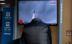 Coreia do Norte dispara lança-foguetes no mar Amarelo