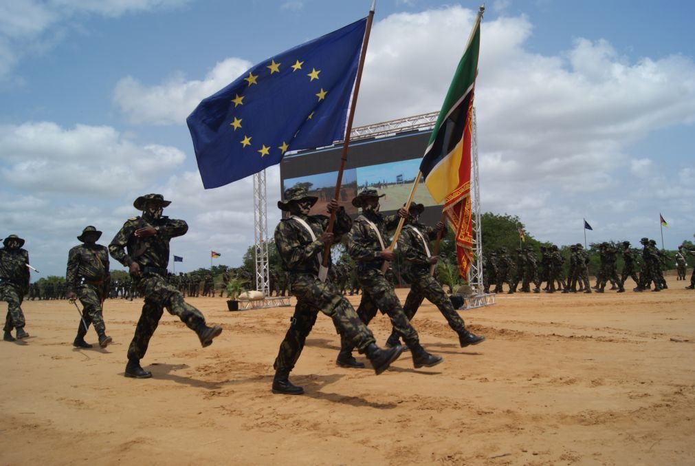 Moçambique/Ataques: UE termina treino de duas primeiras companhias militares