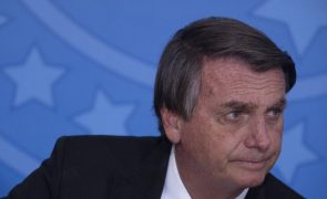 Presidente do Brasil diz ser perseguido ao comentar eleição e suspensão do Telegram