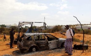 Pelo menos 28 mortos num duplo atentado no centro da Somália