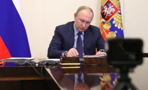 Ucrânia: Putin assina lei que pune 