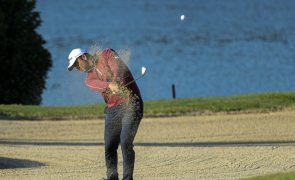 Ricardo Santos ascende ao 'top 20' no Qatar Masters em golfe
