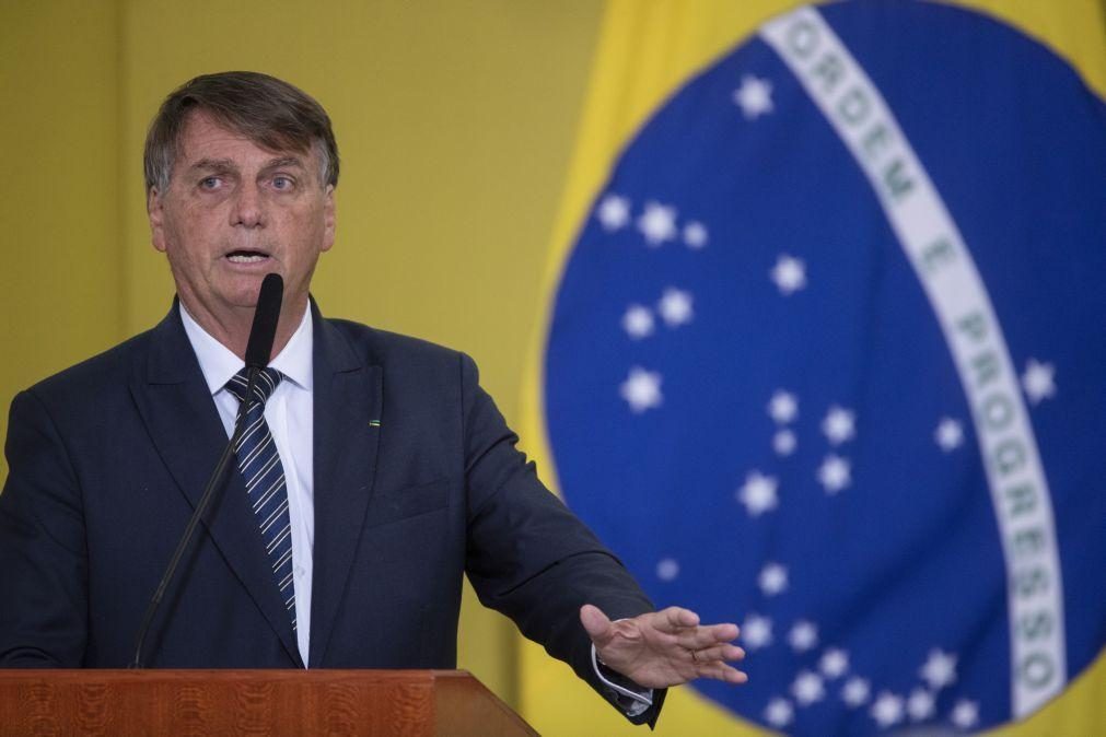 Jair Bolsonaro pede segunda oportunidade na presidência do Brasil