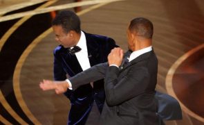 Will Smith banido dos Óscares durante 10 anos após chapada em Chris Rock