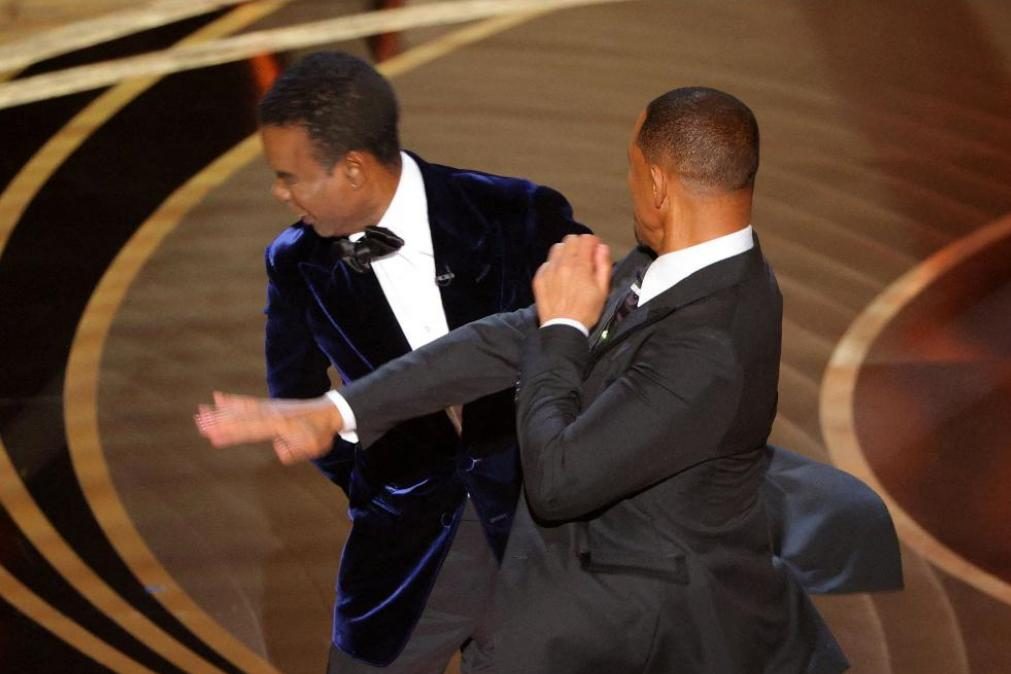 Will Smith banido dos Óscares durante 10 anos após chapada em Chris Rock