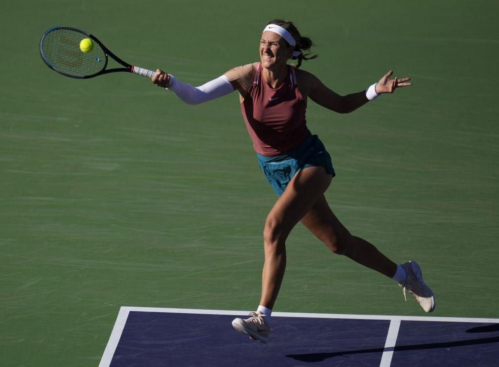 Tenista bielorrussa Victoria Azarenka abandona jogo e anuncia pausa na carreira