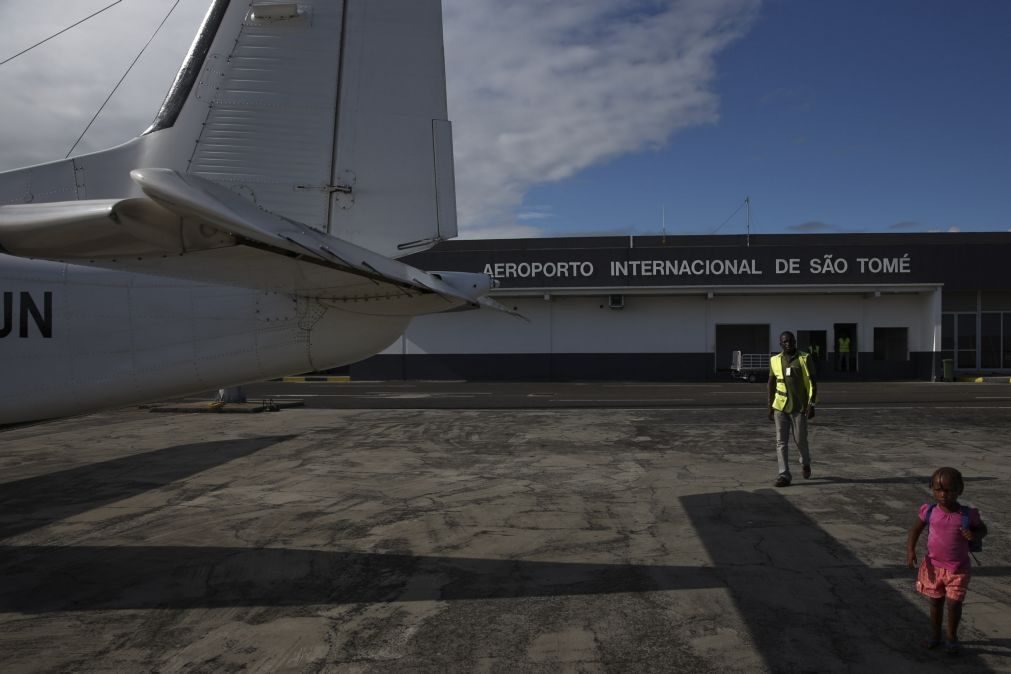 Avião ucraniano que ligava ilhas de São Tomé e Príncipe em terra desde quinta-feira