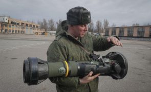 Ucrânia: Reino Unido vai organizar conferência de aliados para mobilizar armas
