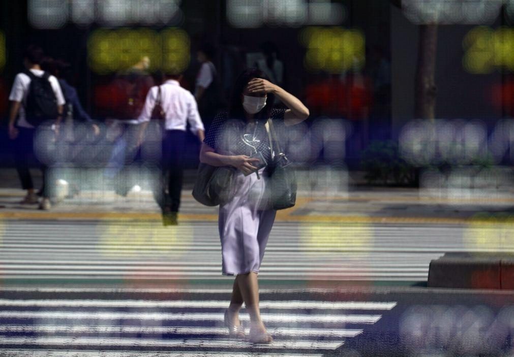 Bolsa de Tóquio abre praticamente sem oscilações