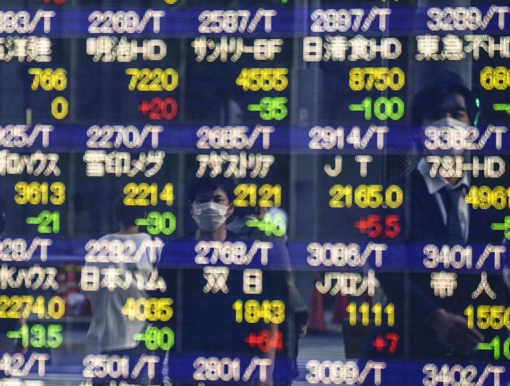 Bolsa de Tóquio abre a perder 0,9%