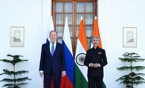 Ucrânia: Serguei Lavrov em Nova Deli agradece neutralidade da Índia