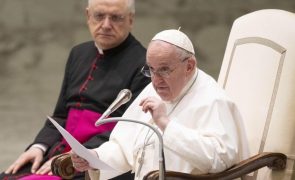 Papa pede perdão por abusos 