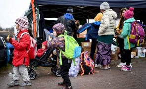 Ucrânia: Mais de 4,1 milhões de refugiados com fluxo a cair há 10 dias