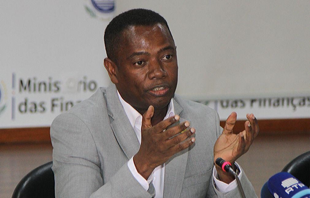 Governo cabo-verdiano operacionaliza com bancos crédito para retoma económica