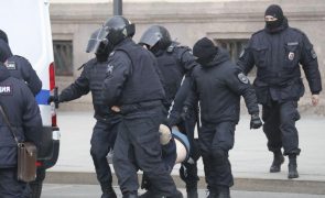 Ucrânia: Mais de 170 pessoas presas na Rússia por protestarem contra a guerra
