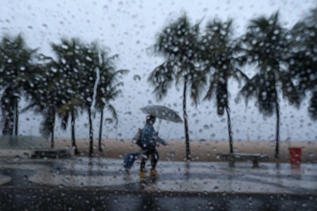 Chuvas torrenciais fazem pelo menos oito mortos e 13 desaparecidos no Rio de Janeiro