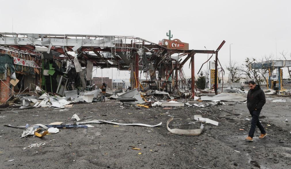 Ucrânia: Autoridades ucranianas confirmam destruição da sua maior refinaria pelo Exército russo