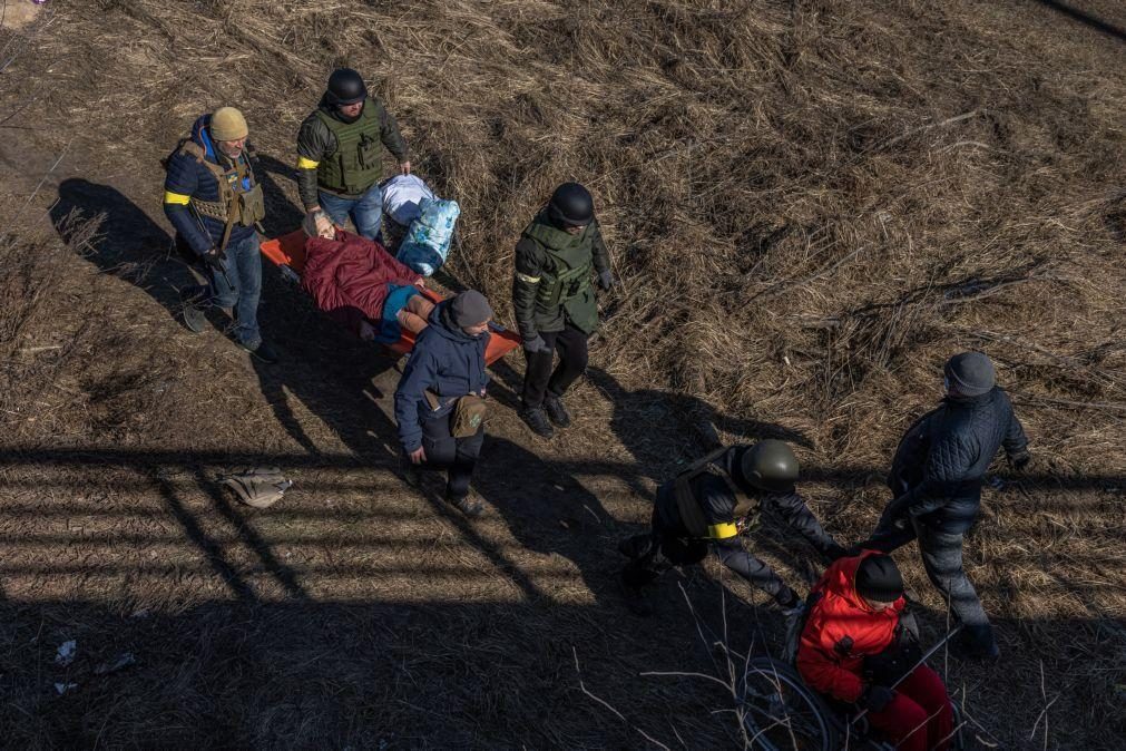 Ucrânia: Cinquenta e sete corpos encontrados numa vala comum em Busha