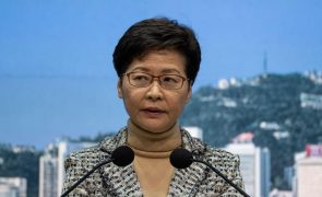 Líder de Hong Kong anuncia que não se recandidata ao cargo
