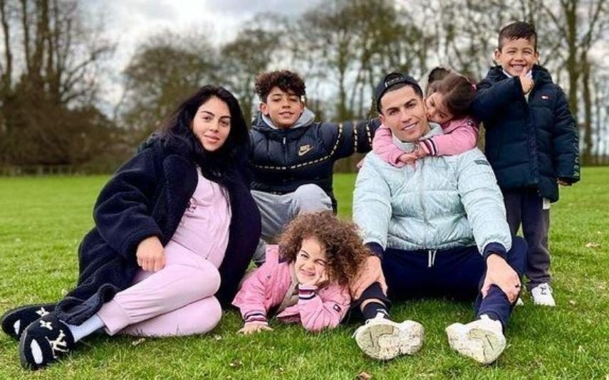 Cristiano Ronaldo refugia-se em Georgina Rodríguez e nos filhos: 