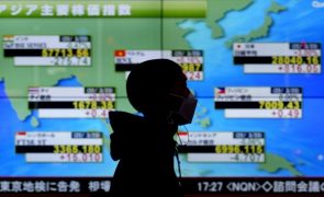 Bolsa de Tóquio abre a ganhar 0,29%