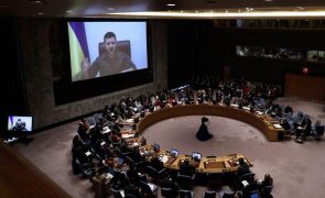Ucrânia: Zelensky acusa Rússia 