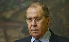 Ucrânia: Lavrov acusa Kiev de 