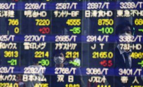 Bolsa de Tóquio fecha a perder 1,58%