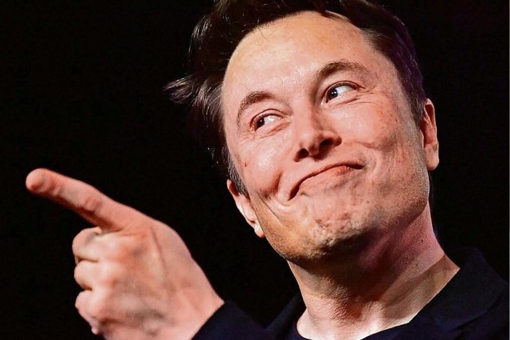 Elon Musk vende ações da Tesla por mais de 6 mil milhões de euros