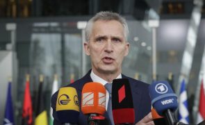 Ucrânia: Chefe da NATO admite que é preciso reforçar urgentemente apoio militar