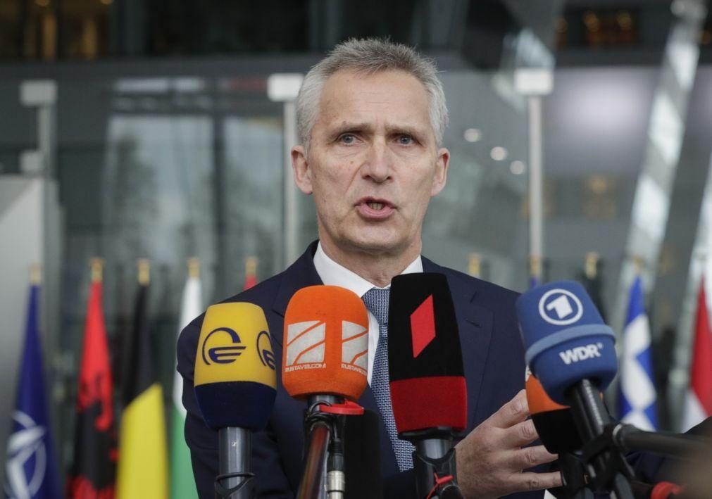 Ucrânia: Chefe da NATO admite que é preciso reforçar urgentemente apoio militar