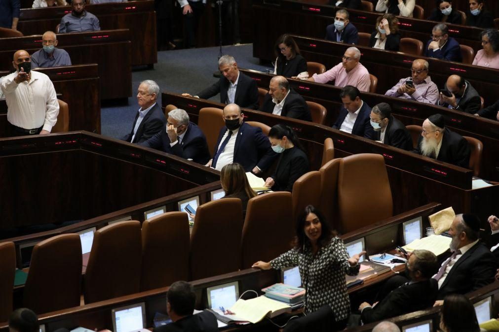 Coligação de Governo em Israel perde a maioria no Parlamento