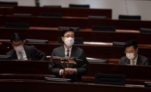 Apoio de Pequim a ex-polícia para liderar Hong Kong revela aposta na segurança - análise