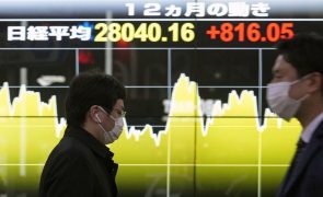 Bolsa de Tóquio abre a ganhar 0,91%