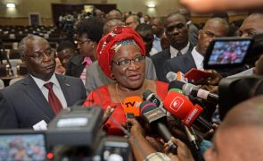 Governo moçambicano anula adjudicação de obras na residência protocolar da ministra dos Negócios Estrangeiros
