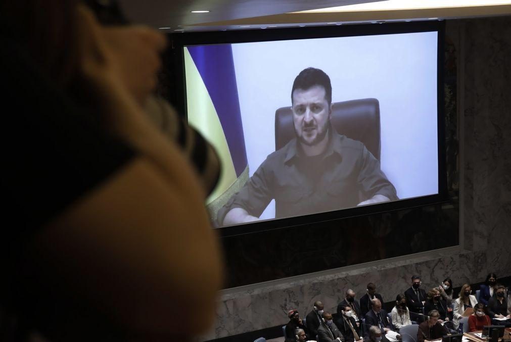 Há provas de crimes de guerra russos na Ucrânia, diz Zelensky