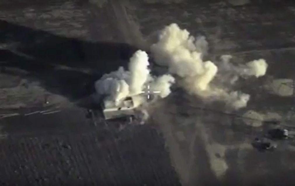Forças russas intensificam bombardeamentos na Síria após redução em março