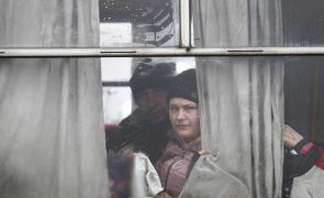 Ucrânia: Retirada de civis em Kramatorsk prossegue após ataque a estação de comboios