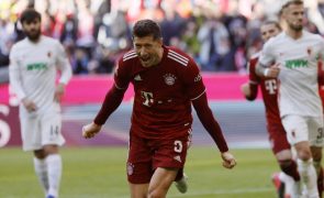 Bayern Munique tem triunfo 'a ferros' na Liga alemã com penálti de Lewandowski