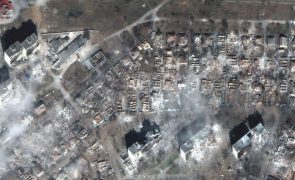 Bombardeamentos russos impedem retirada de civis de Mariupol