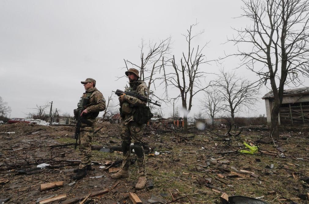Encontrada nova vala comum com civis na região de Kiev após retirada de tropas russas
