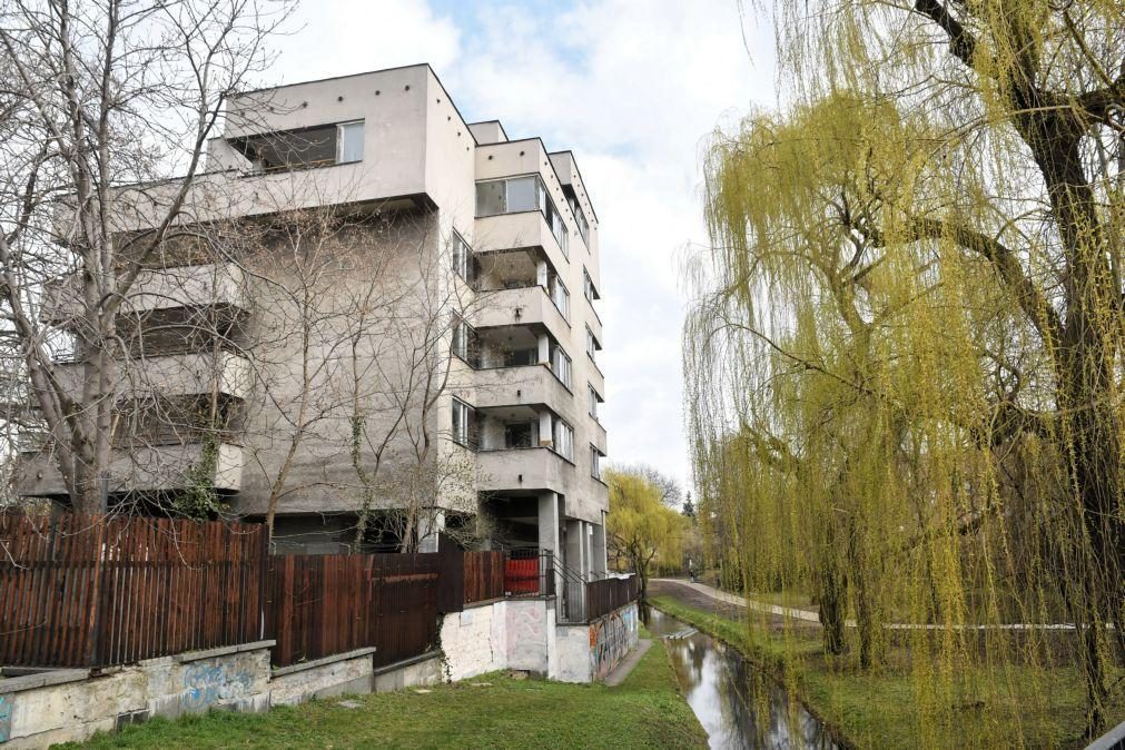 Ucrânia: Câmara de Varsóvia cede 'ninho de espiões' soviético abandonado a Kiev